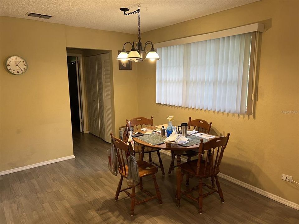 For Sale: $130,000 (1 beds, 1 baths, 779 Square Feet)