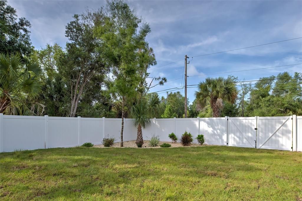 Active With Contract: $579,900 (3 beds, 2 baths, 2107 Square Feet)
