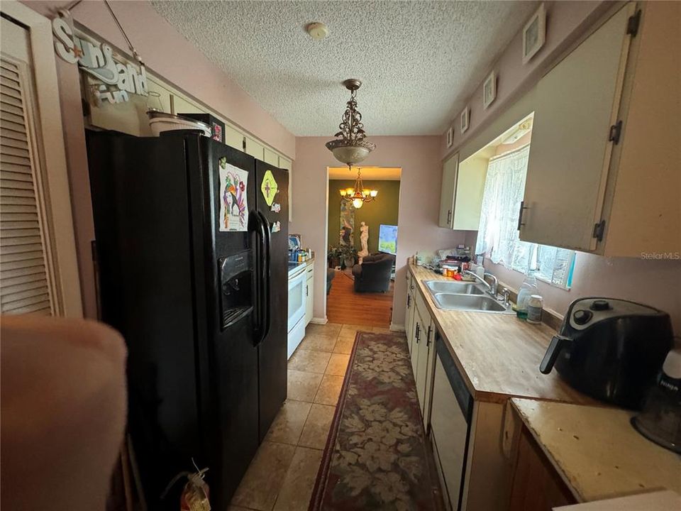 For Sale: $275,000 (2 beds, 2 baths, 1137 Square Feet)