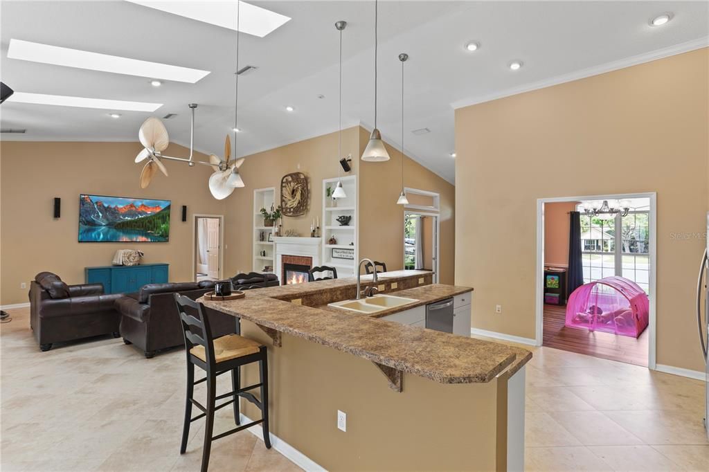 Active With Contract: $499,000 (4 beds, 3 baths, 2816 Square Feet)