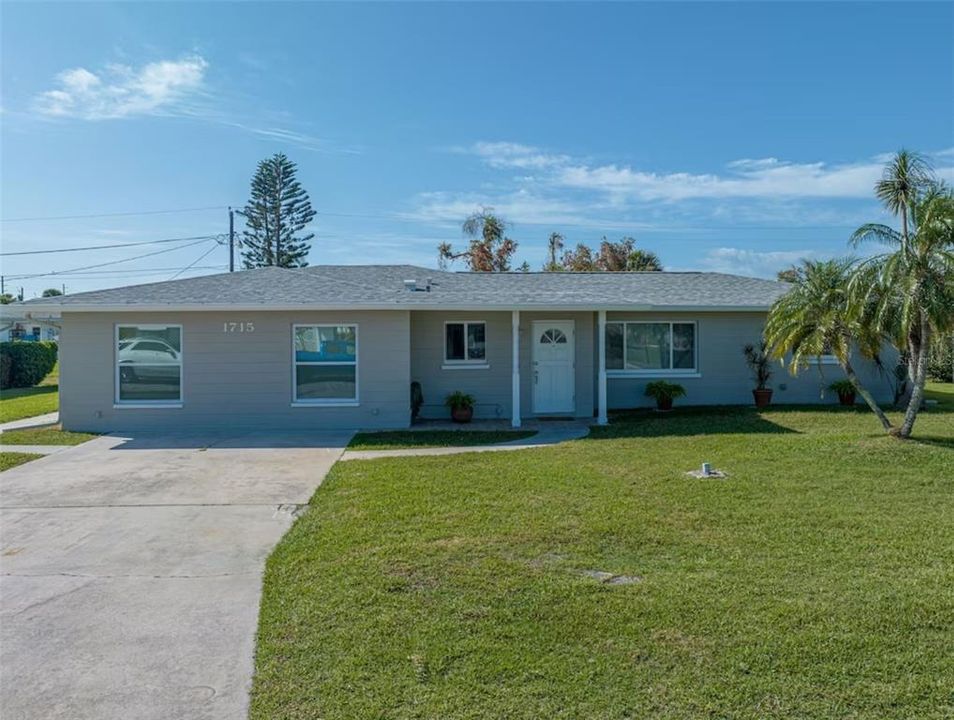 For Sale: $409,900 (4 beds, 2 baths, 1784 Square Feet)
