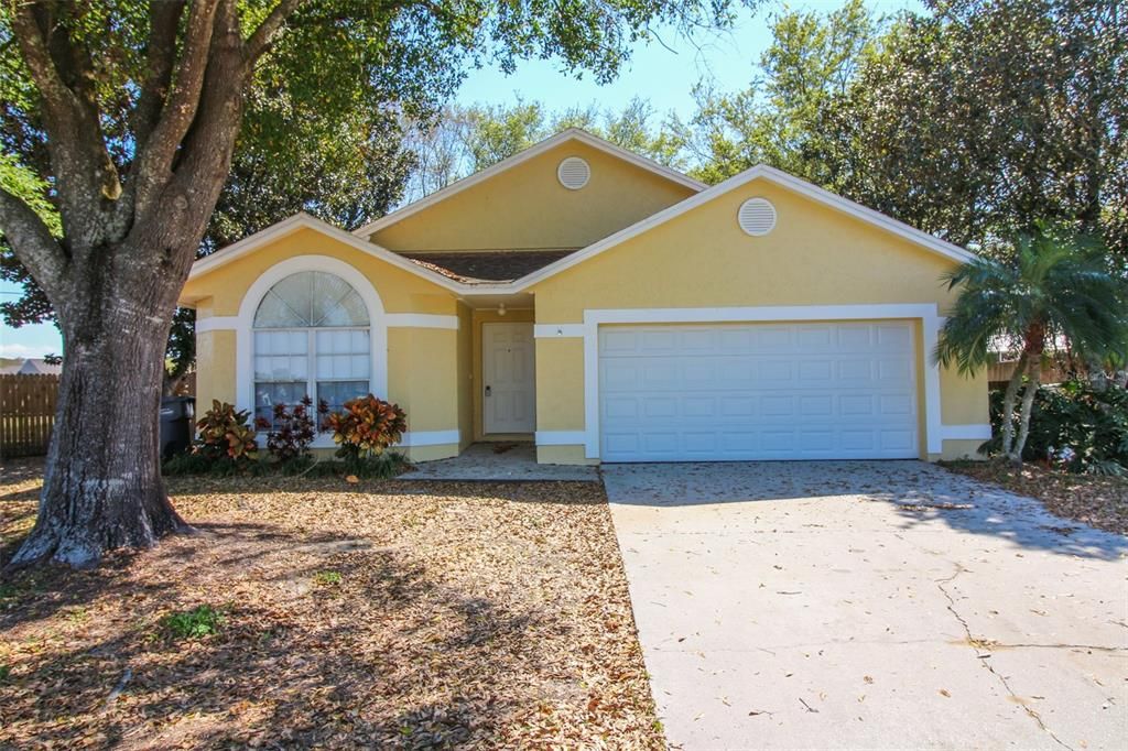 Recently Rented: $1,850 (3 beds, 2 baths, 1600 Square Feet)