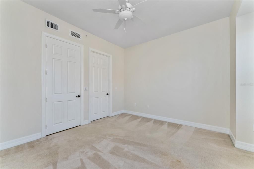 Active With Contract: $2,370 (3 beds, 2 baths, 1915 Square Feet)