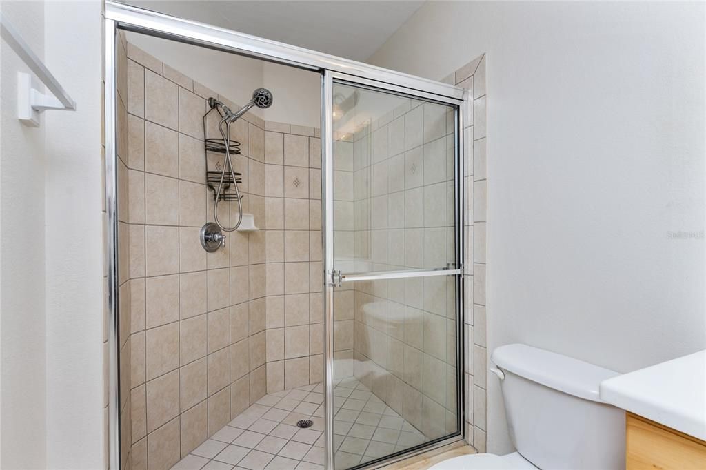 Active With Contract: $2,370 (3 beds, 2 baths, 1915 Square Feet)