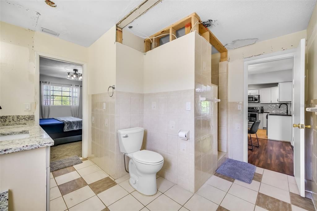 待售: $270,000 (2 贝兹, 2 浴室, 1342 平方英尺)