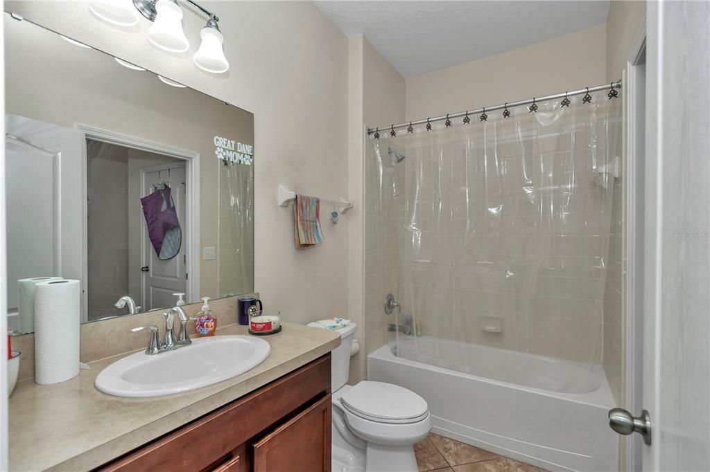 For Sale: $338,900 (2 beds, 2 baths, 1374 Square Feet)
