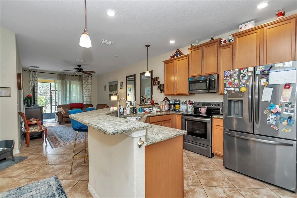 For Sale: $338,900 (2 beds, 2 baths, 1374 Square Feet)