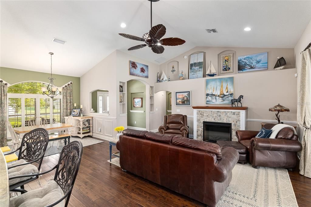 Active With Contract: $435,000 (3 beds, 2 baths, 2292 Square Feet)