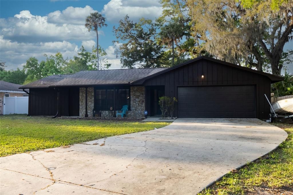 Recently Sold: $380,000 (3 beds, 2 baths, 1661 Square Feet)
