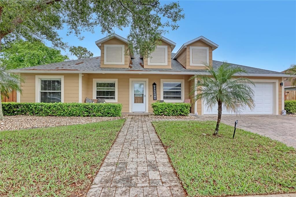 Active With Contract: $375,000 (4 beds, 2 baths, 1962 Square Feet)