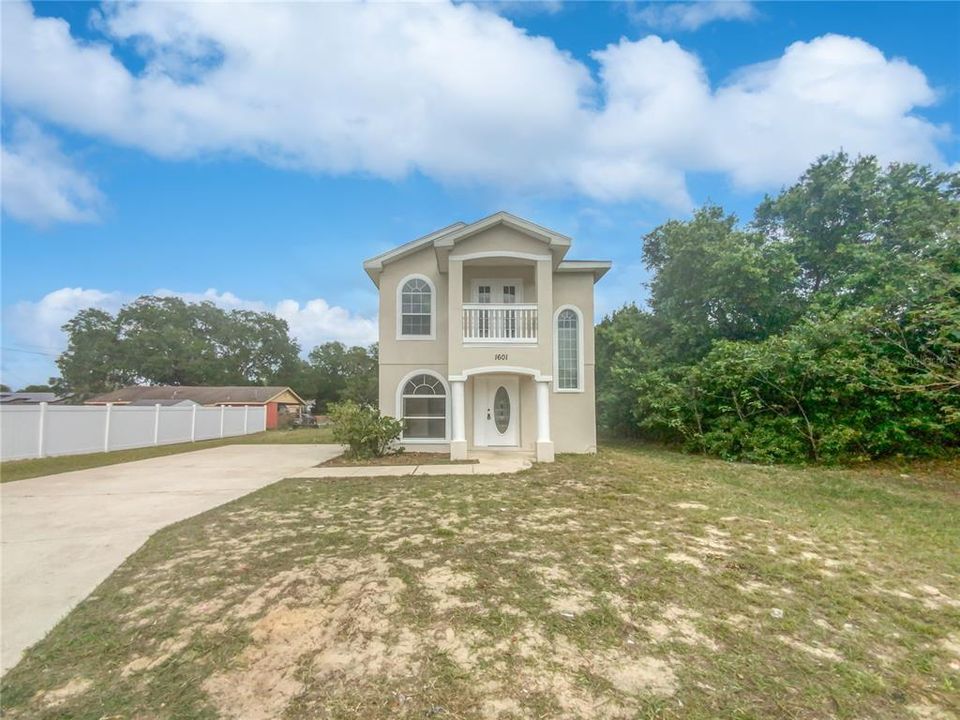 Active With Contract: $234,000 (3 beds, 2 baths, 1520 Square Feet)