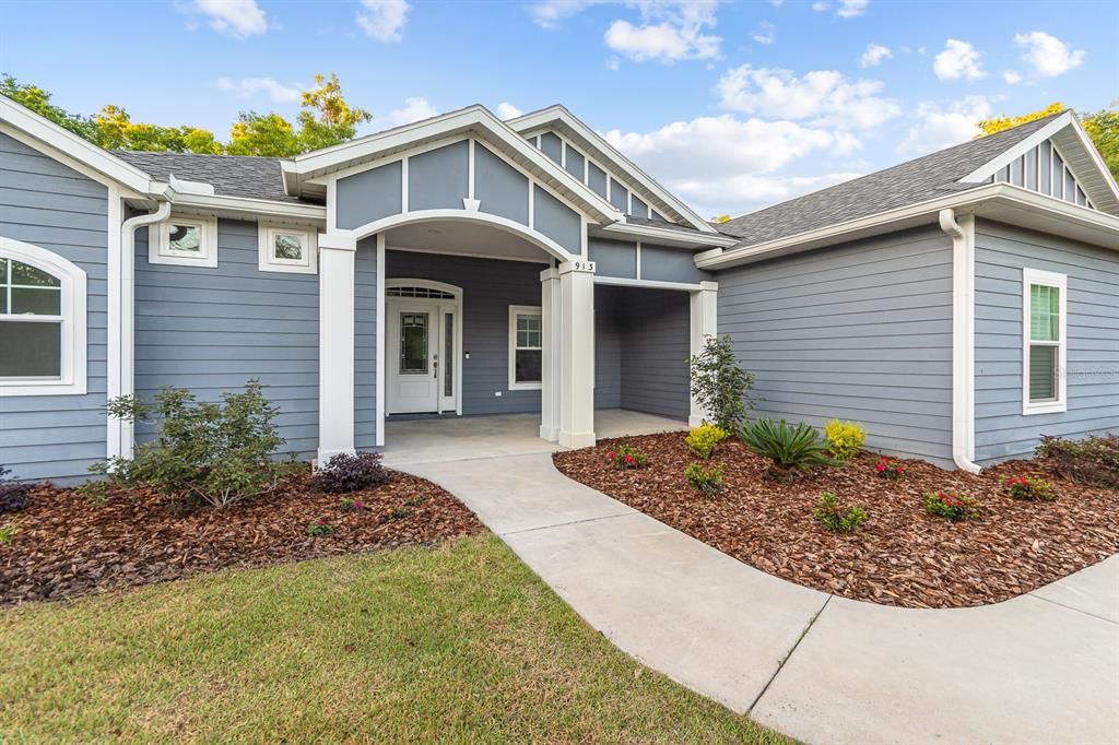 Recently Sold: $439,000 (3 beds, 2 baths, 1783 Square Feet)