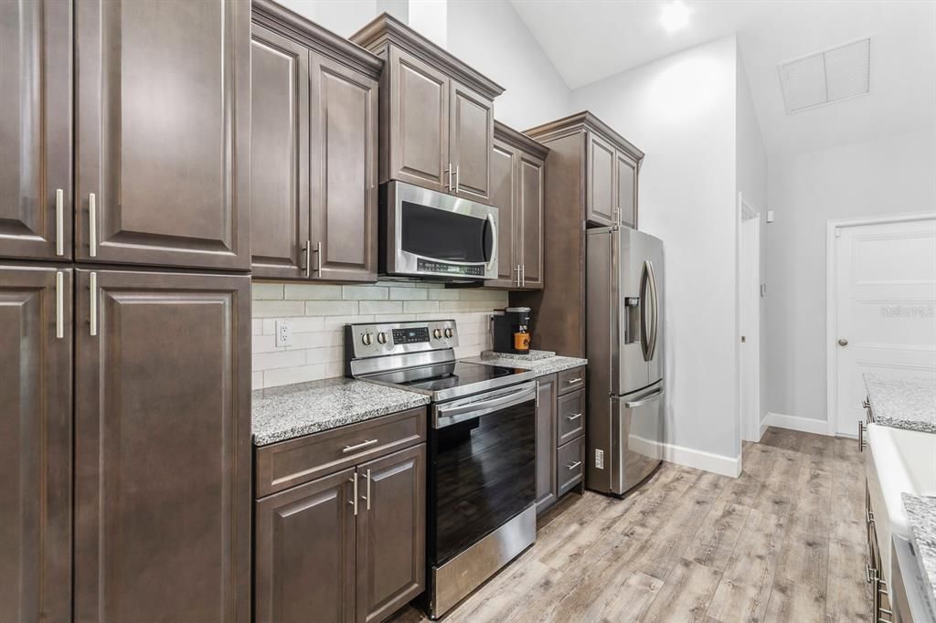 Recently Sold: $439,000 (3 beds, 2 baths, 1783 Square Feet)
