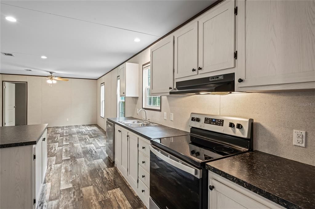 Active With Contract: $249,900 (4 beds, 2 baths, 1493 Square Feet)