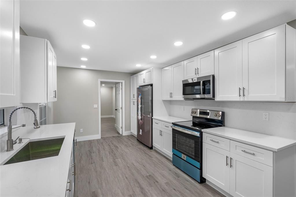 For Sale: $414,900 (3 beds, 2 baths, 1496 Square Feet)