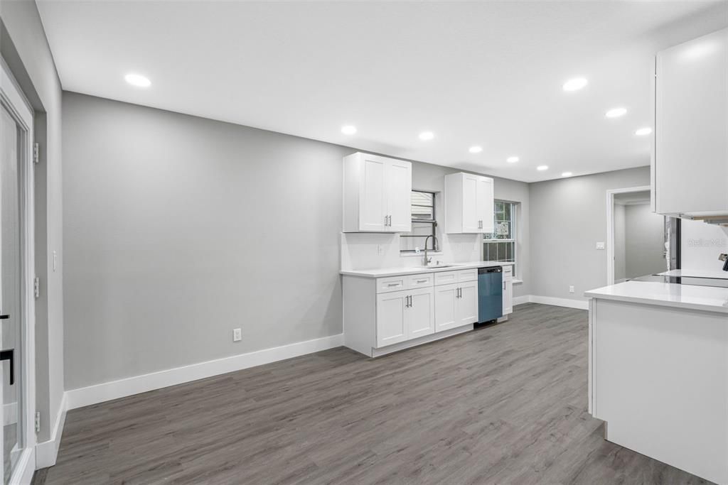 For Sale: $434,900 (3 beds, 2 baths, 1496 Square Feet)