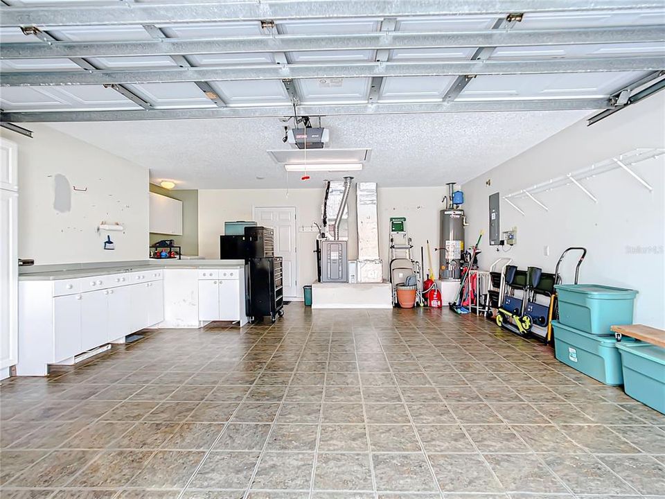 Large Garage with Vinyl flooring