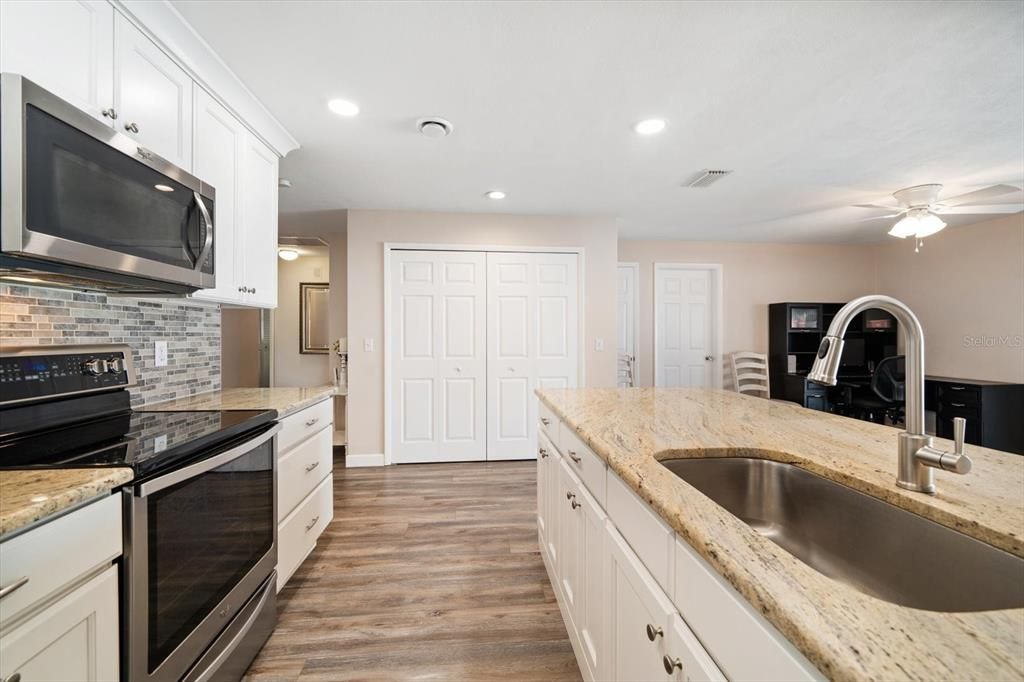 Active With Contract: $724,900 (4 beds, 3 baths, 2491 Square Feet)
