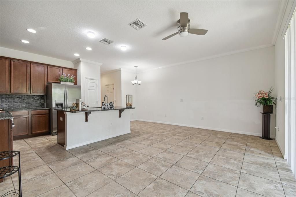 Recently Sold: $370,000 (3 beds, 2 baths, 1420 Square Feet)
