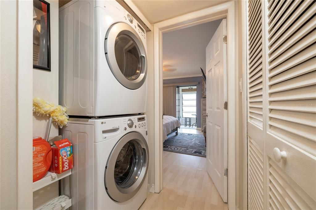 Full size stackable washer and dryer