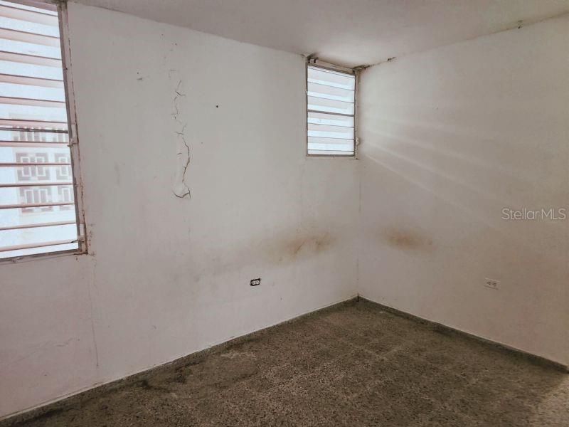 Vendido Recientemente: $74,000 (4 camas, 3 baños, 1422 Pies cuadrados)