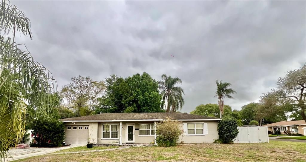 Recently Sold: $275,000 (2 beds, 1 baths, 1047 Square Feet)