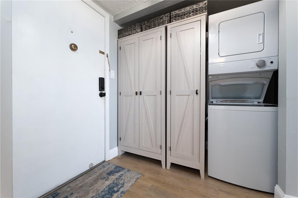 For Sale: $359,000 (2 beds, 2 baths, 1000 Square Feet)