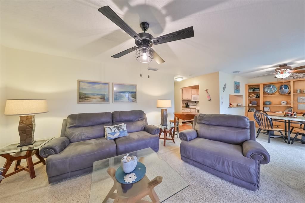 For Sale: $290,000 (2 beds, 2 baths, 1020 Square Feet)