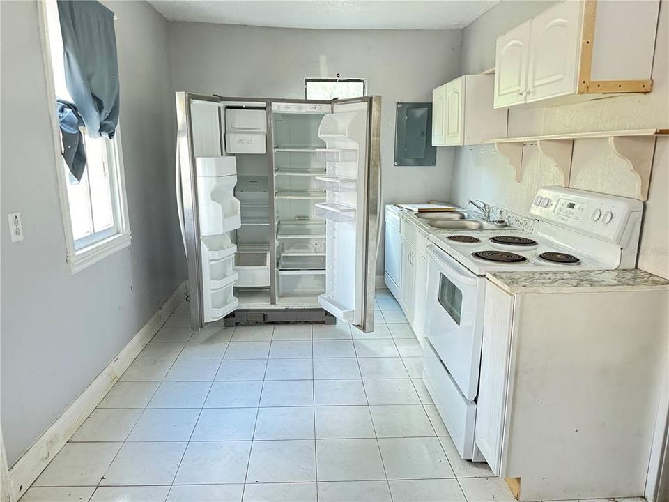 For Sale: $199,000 (4 beds, 1 baths, 1519 Square Feet)
