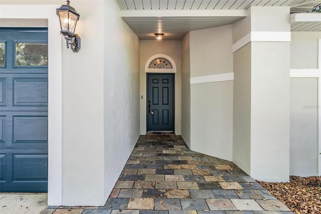 Recently Sold: $340,000 (3 beds, 2 baths, 1364 Square Feet)