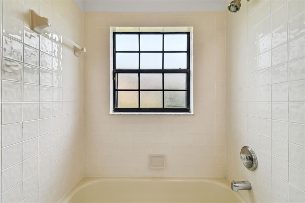 Недавно продано: $379,000 (3 спален, 2 ванн, 1615 Квадратных фут)