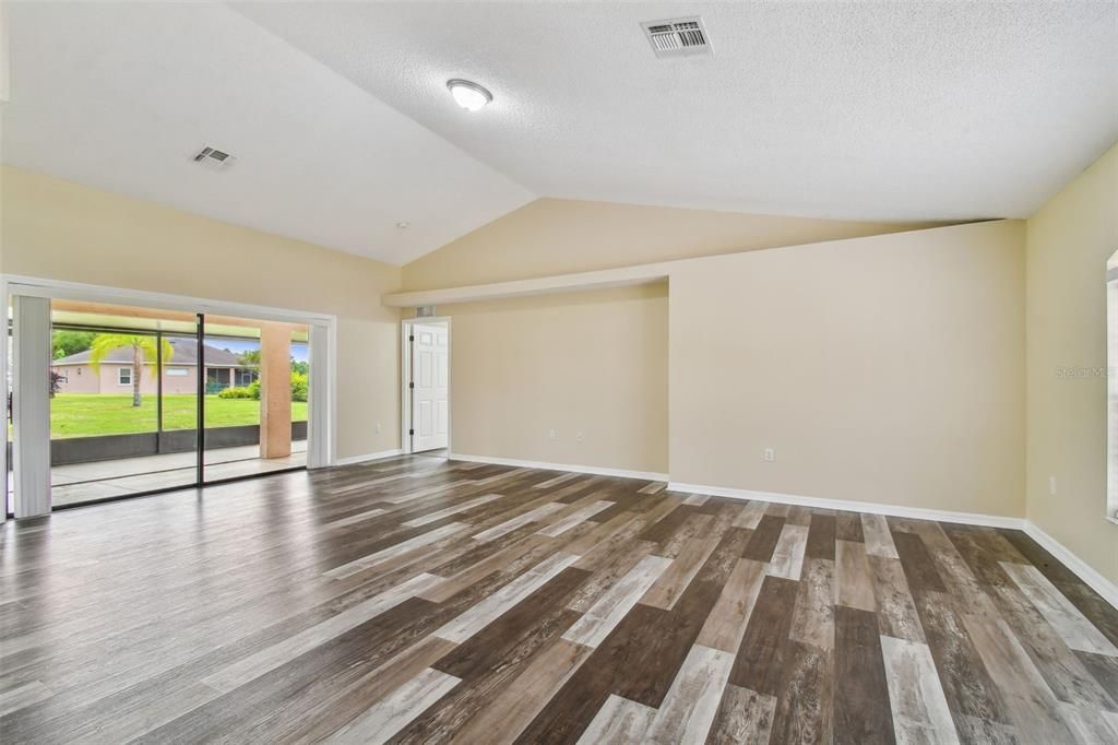 Active With Contract: $379,000 (3 beds, 2 baths, 1615 Square Feet)