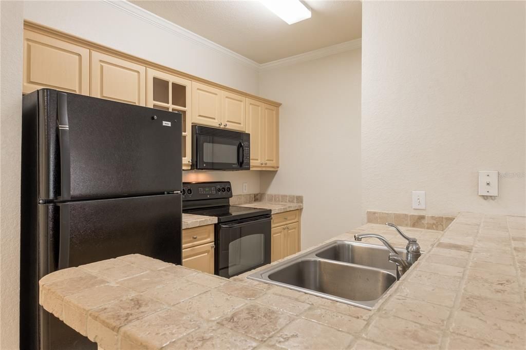 For Rent: $1,800 (2 beds, 2 baths, 1036 Square Feet)