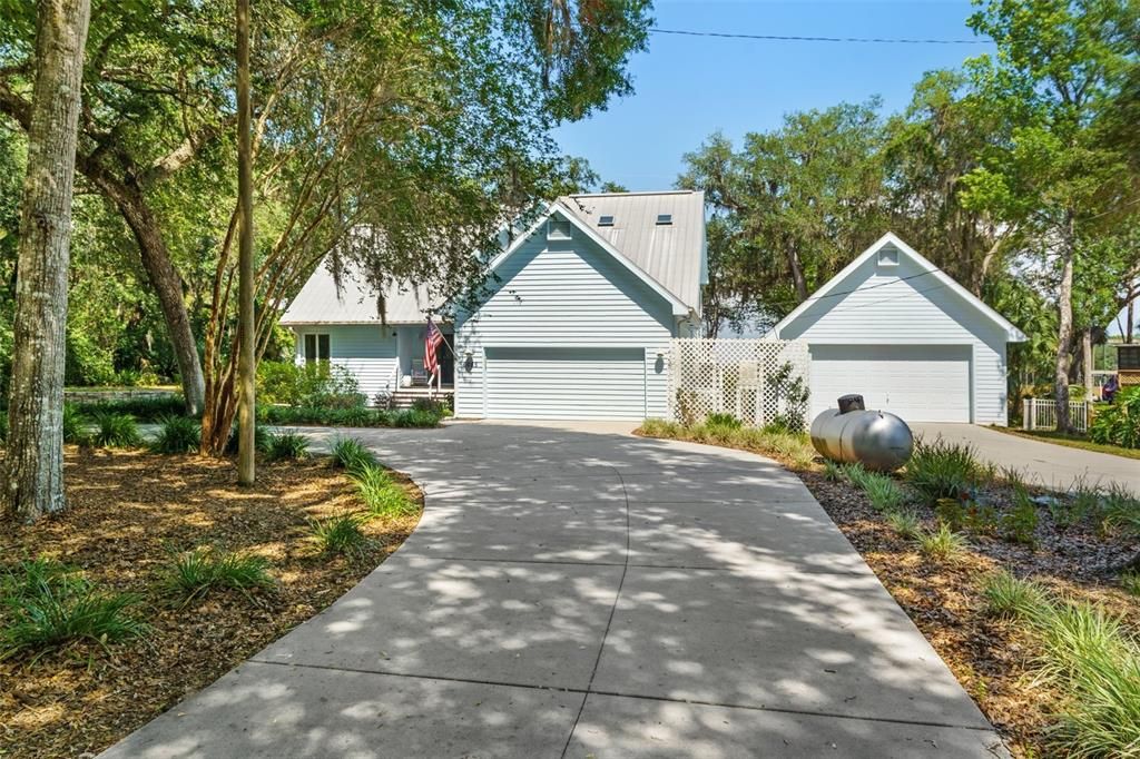 Recently Sold: $825,000 (3 beds, 2 baths, 2303 Square Feet)