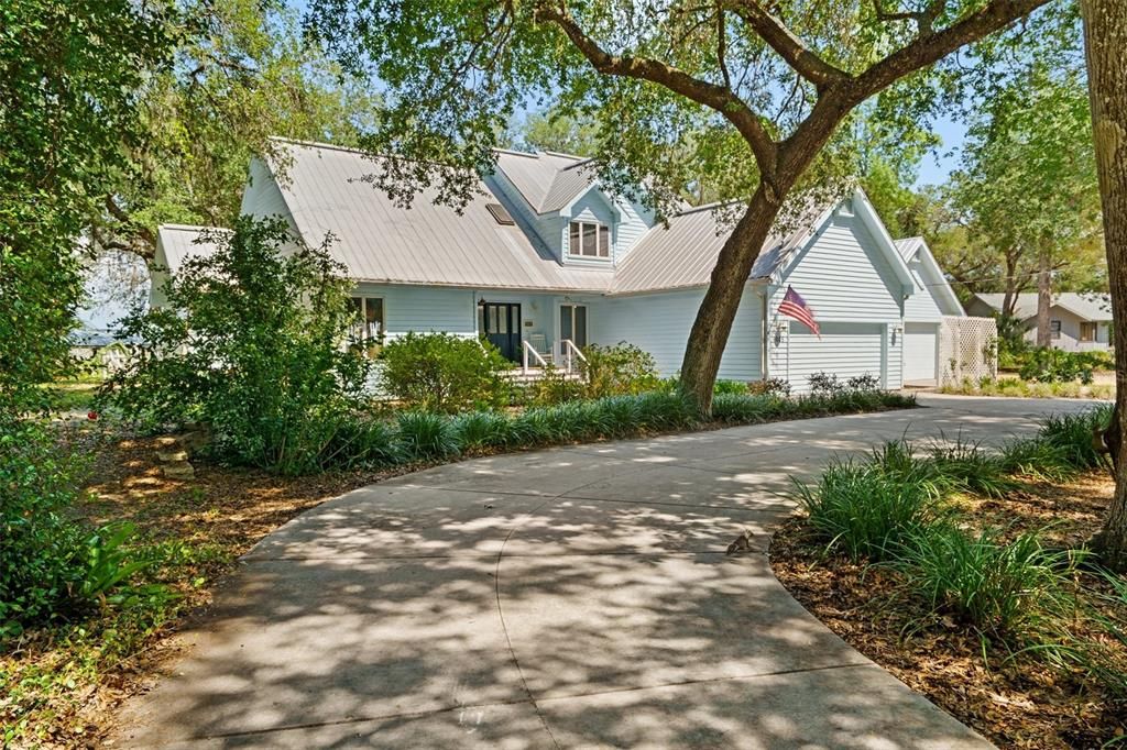 Recently Sold: $825,000 (3 beds, 2 baths, 2303 Square Feet)