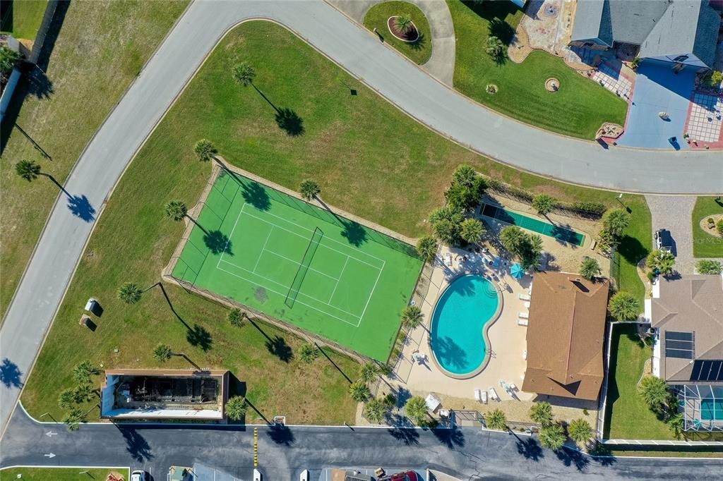 Pool, tennis and clubhouse