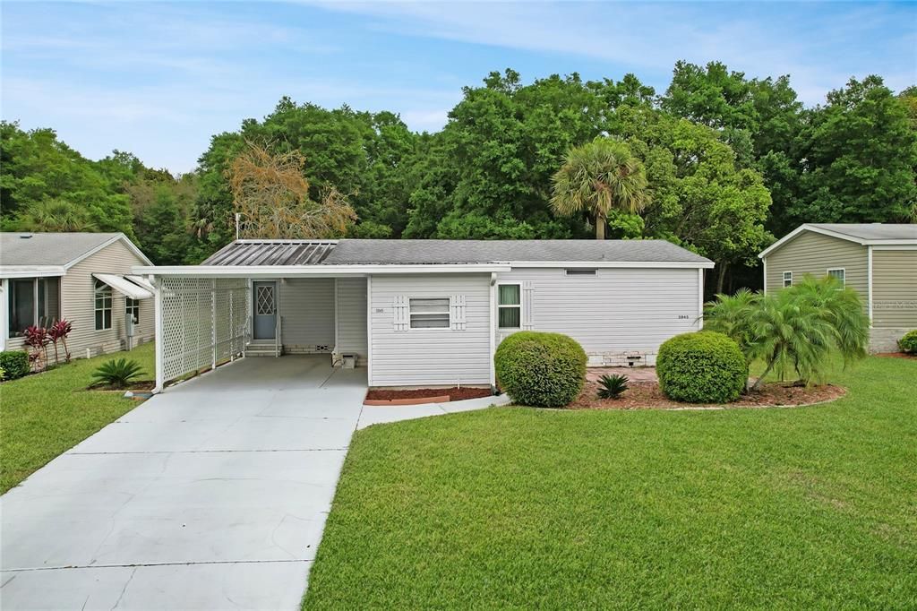 Active With Contract: $149,900 (2 beds, 2 baths, 944 Square Feet)