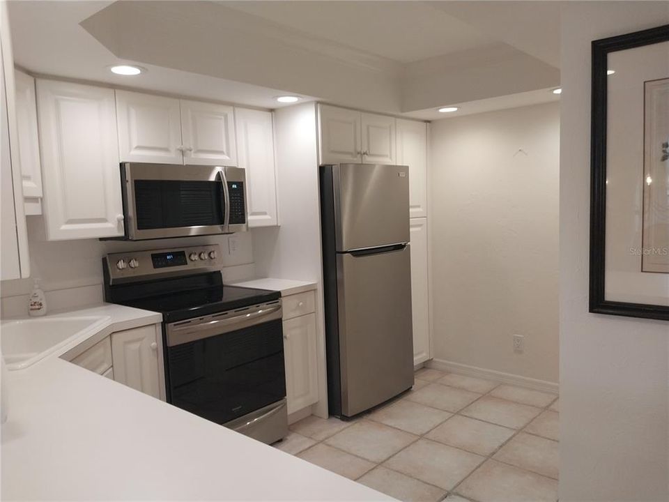 For Rent: $3,750 (2 beds, 2 baths, 1076 Square Feet)