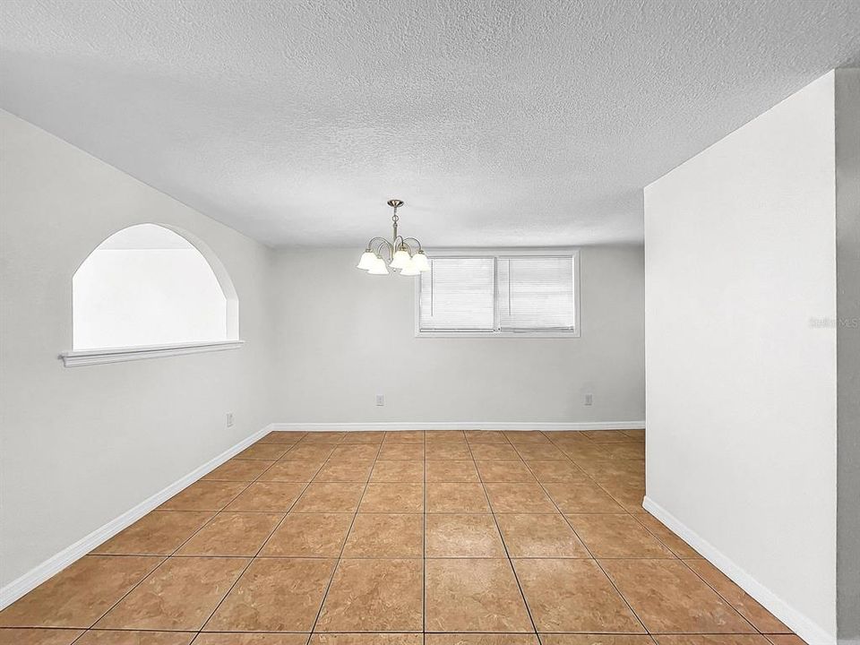 For Sale: $275,000 (2 beds, 2 baths, 1282 Square Feet)