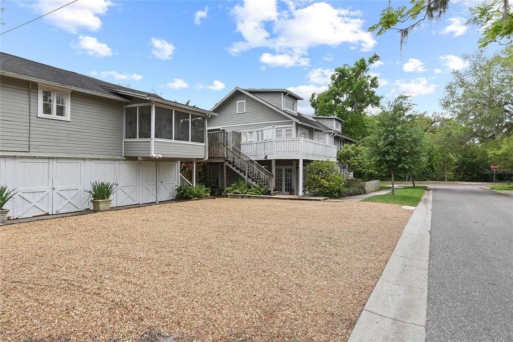 Recently Sold: $339,000 (2 beds, 1 baths, 830 Square Feet)