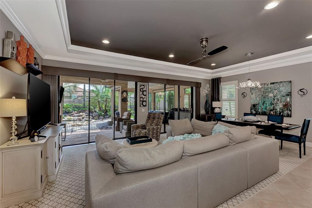 Recently Sold: $725,000 (2 beds, 2 baths, 1876 Square Feet)