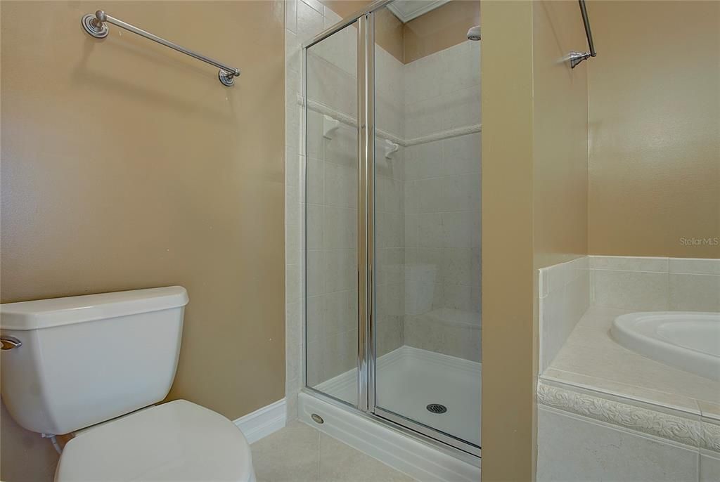 最近租的: $3,650 (3 贝兹, 2 浴室, 2077 平方英尺)