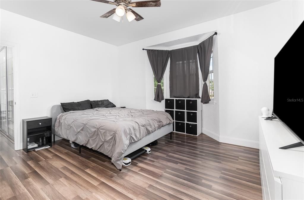 For Sale: $259,000 (3 beds, 2 baths, 1260 Square Feet)