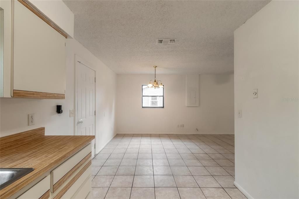 Recently Sold: $182,524 (2 beds, 1 baths, 912 Square Feet)
