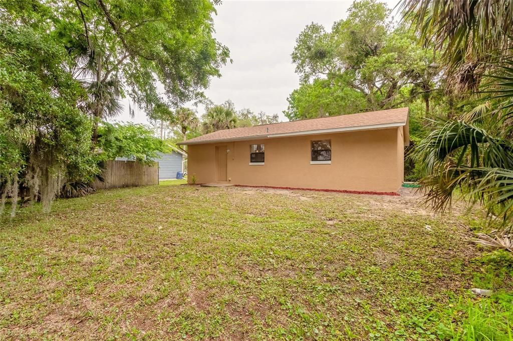 Active With Contract: $182,524 (2 beds, 1 baths, 912 Square Feet)