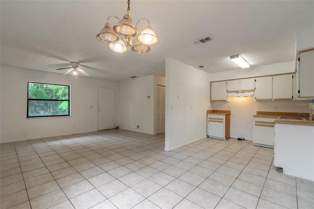Recently Sold: $182,524 (2 beds, 1 baths, 912 Square Feet)