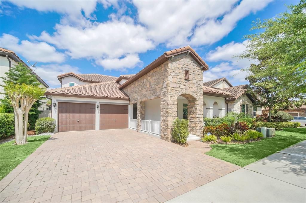 Recently Sold: $719,000 (4 beds, 3 baths, 2935 Square Feet)