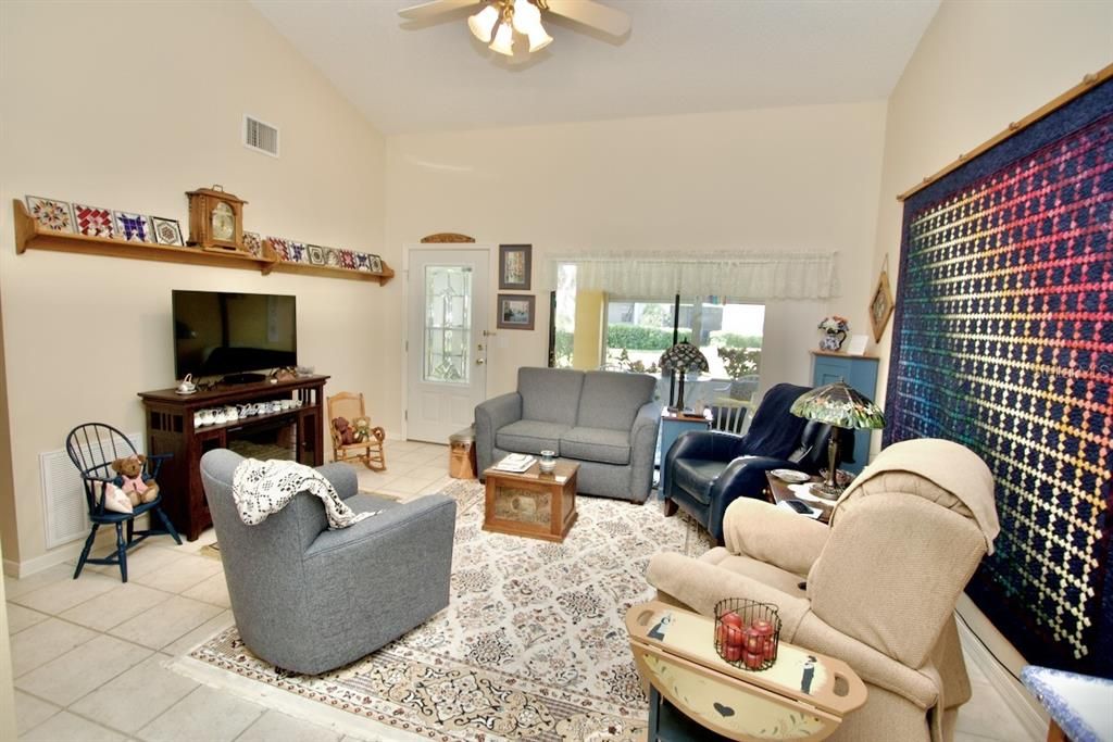 Active With Contract: $244,900 (2 beds, 2 baths, 1158 Square Feet)