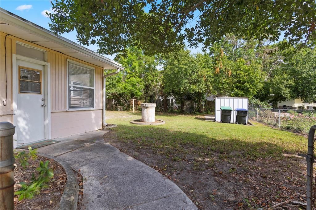 Active With Contract: $399,500 (3 beds, 2 baths, 1477 Square Feet)