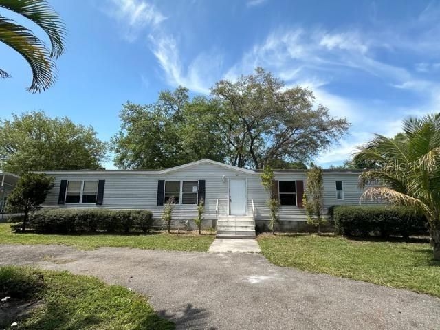 For Sale: $203,000 (4 beds, 2 baths, 2052 Square Feet)